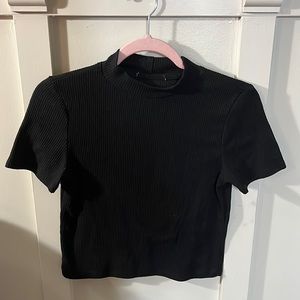 Cropped Ribbed Black T-shirt